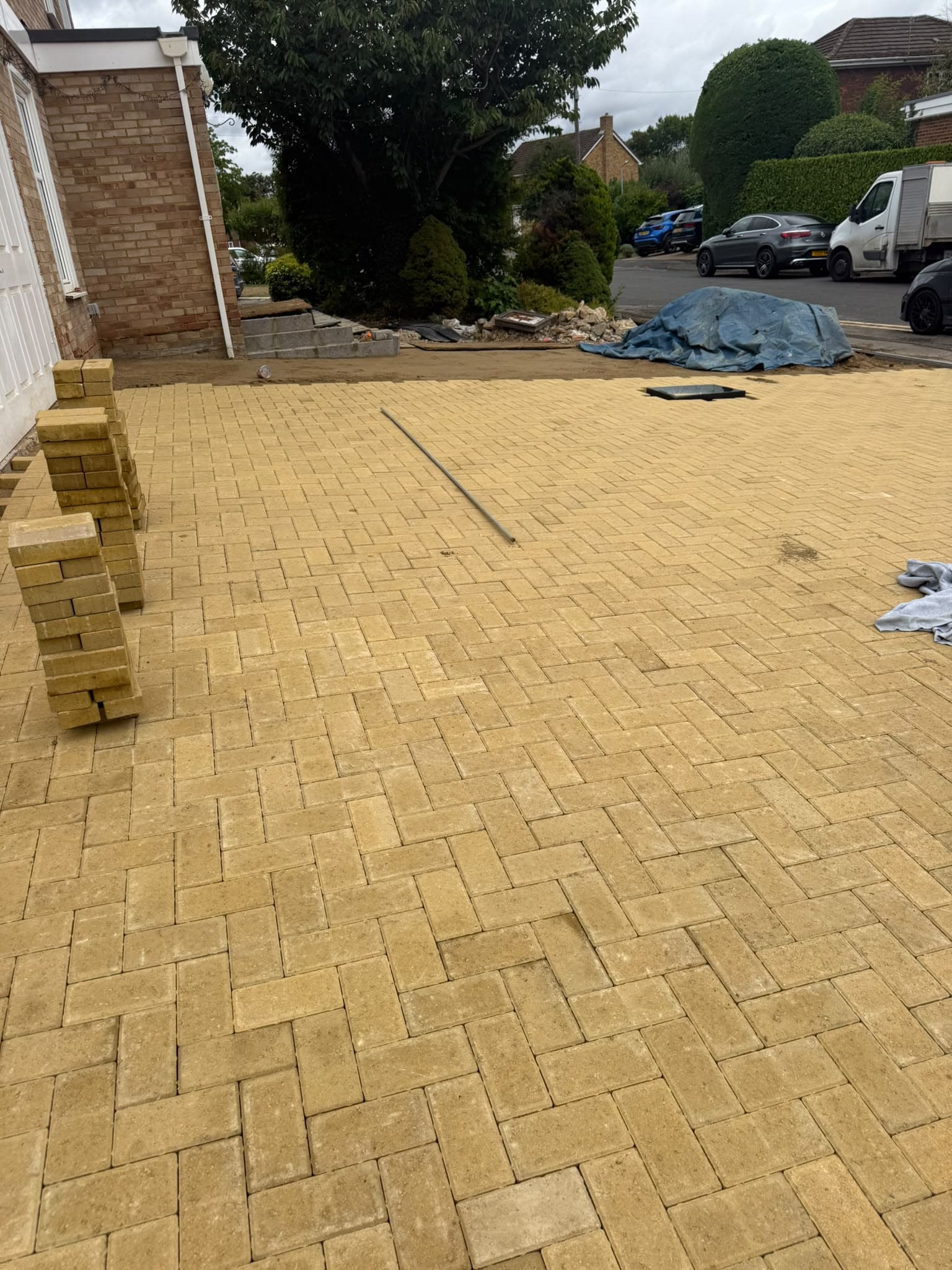 New driveway and planting borders in Maidenhead