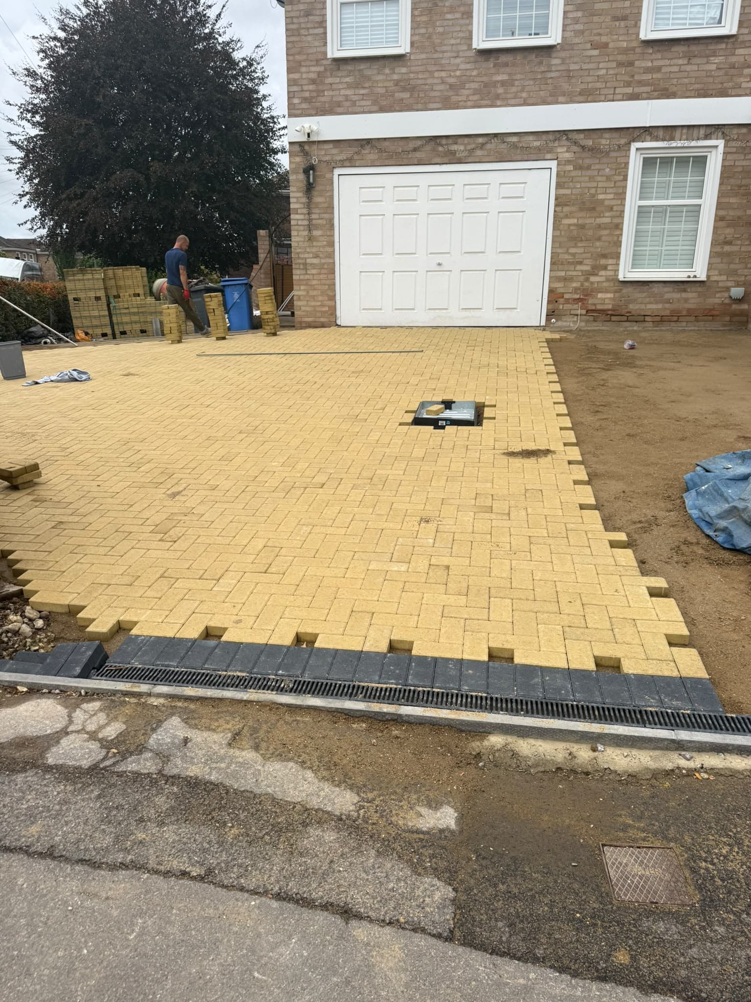 New driveway and planting borders in Maidenhead